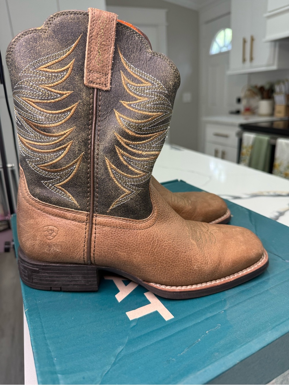Ariat Kid's Firecatcher Y Western Boots Distressed Brown Alfalfa Size 4 M 100424 - Picture 3 of 6
